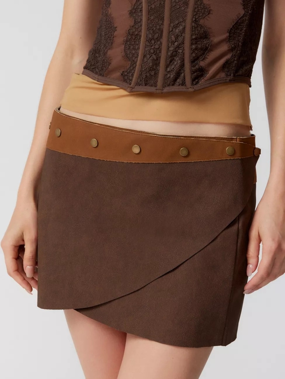 White Fox Boutique Brown Mini Skirt with Tan Rivet Waistband. NWT Size Medium